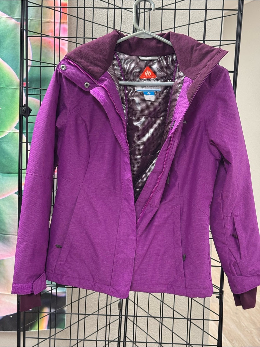 Women's Purple Insulated Ski Jacket with Hood Pit 19, L 29” detachable hood